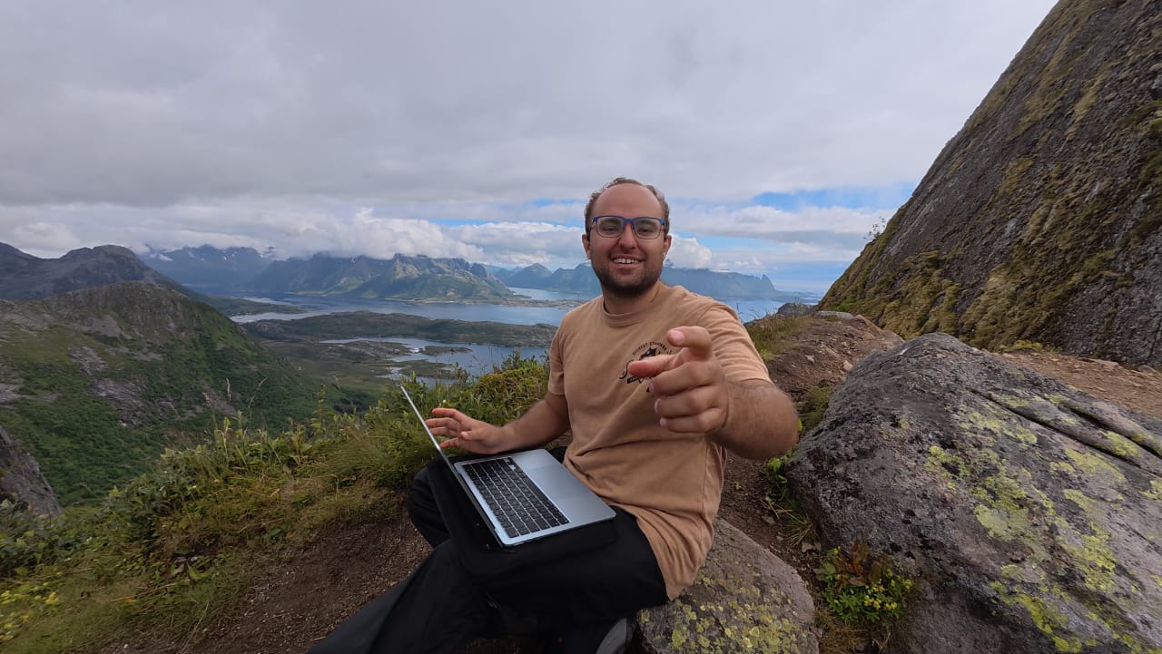 Matteo Arellano working